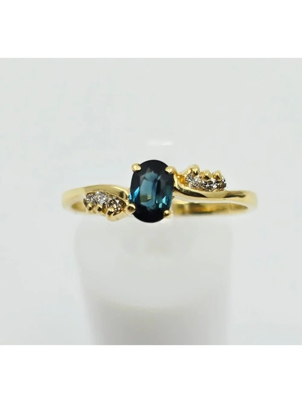 Beautiful 14K Solid Yellow Gold Designer Oval Sapphire & Diamond Ring - Size 9.5